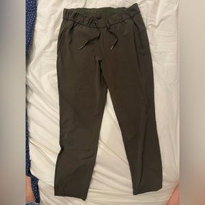 Lululemon Woman’s Stretch Jogger